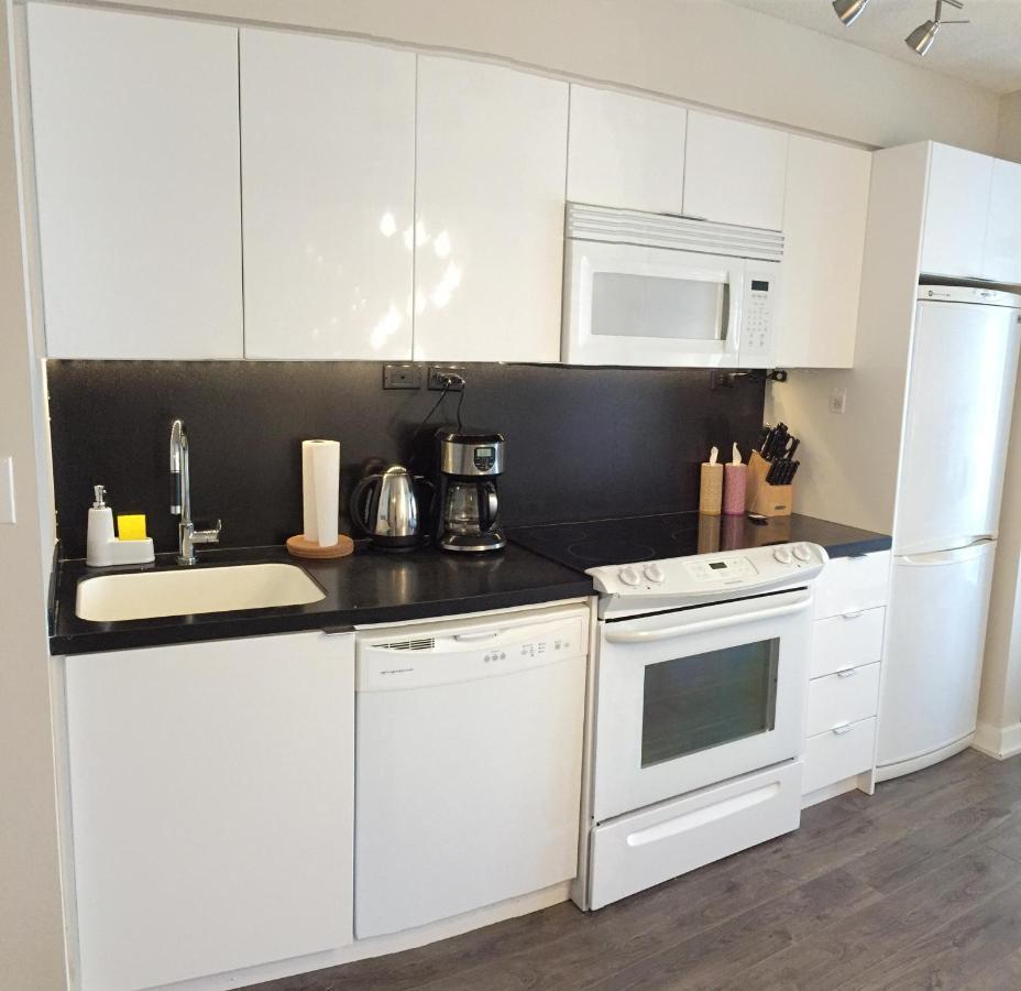 Stylish And Bright 2Br Condo In The Heart Of Downtown トロント エクステリア 写真